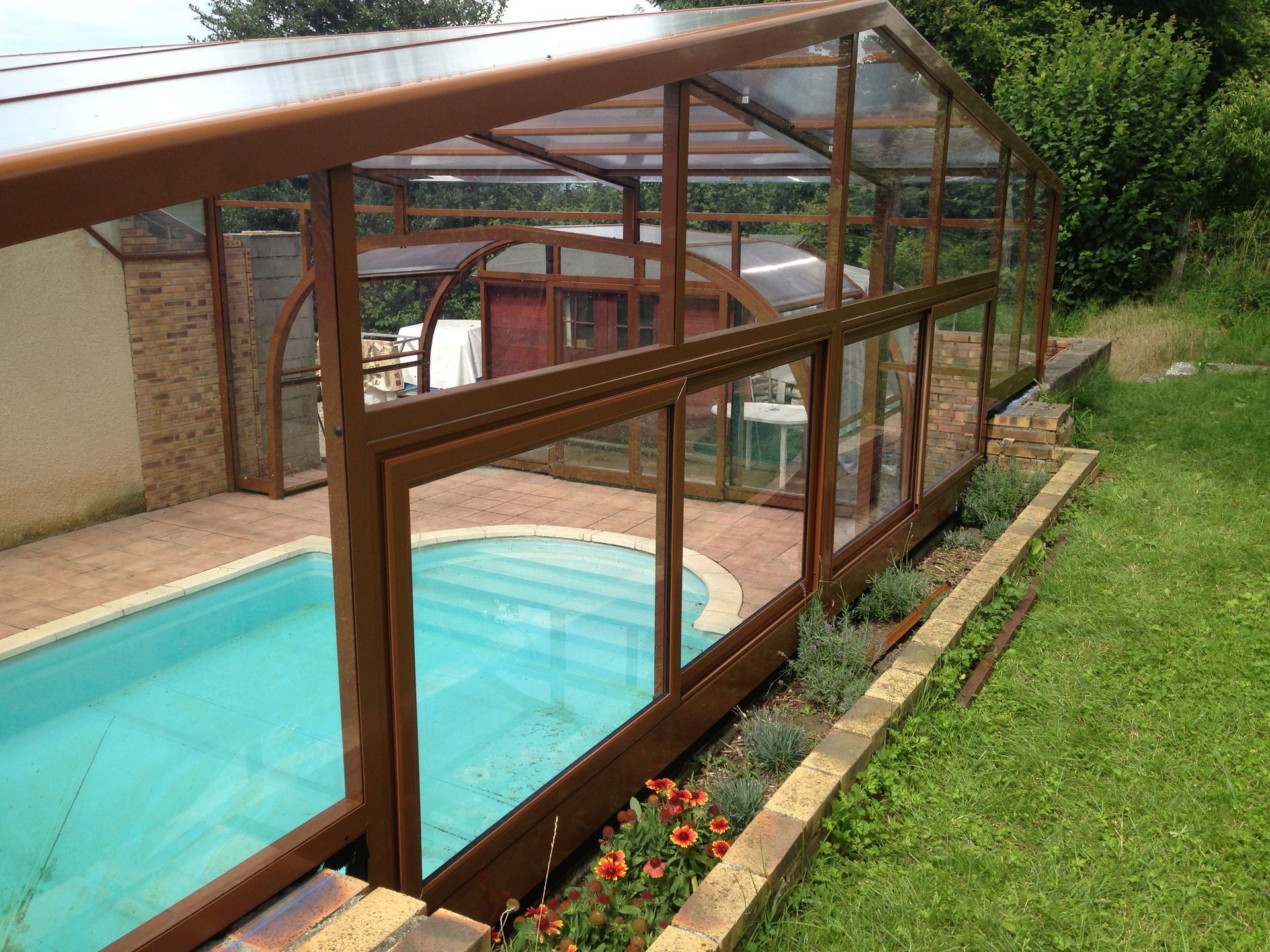 Abri de piscine sur mesure en bois