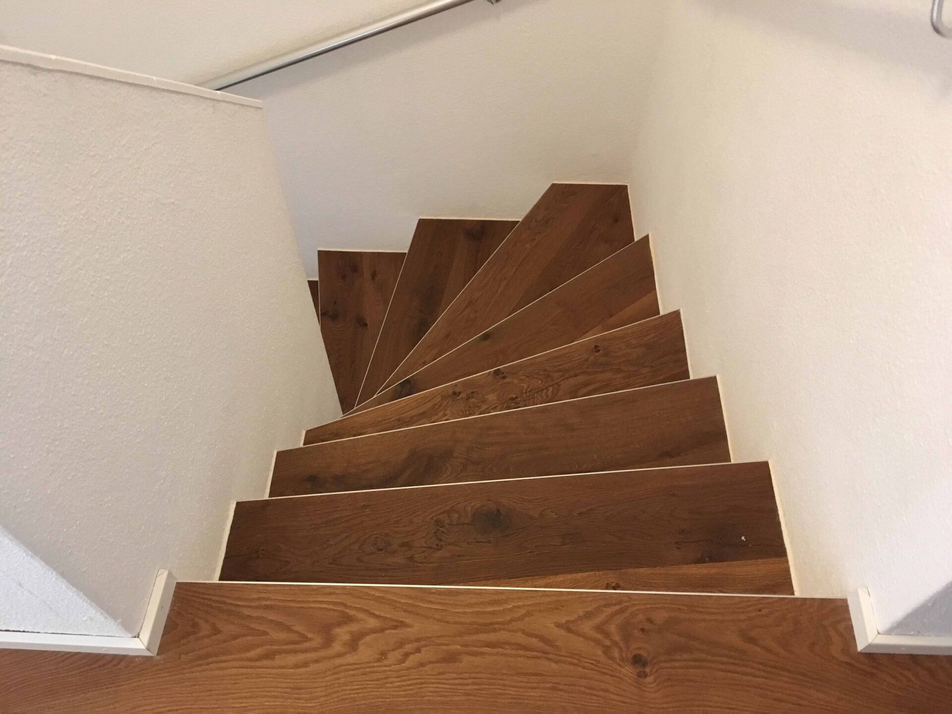 Treppenverkleidung von oben - Andreas Schumacher Teppiche und Bodenbeläge - Watt