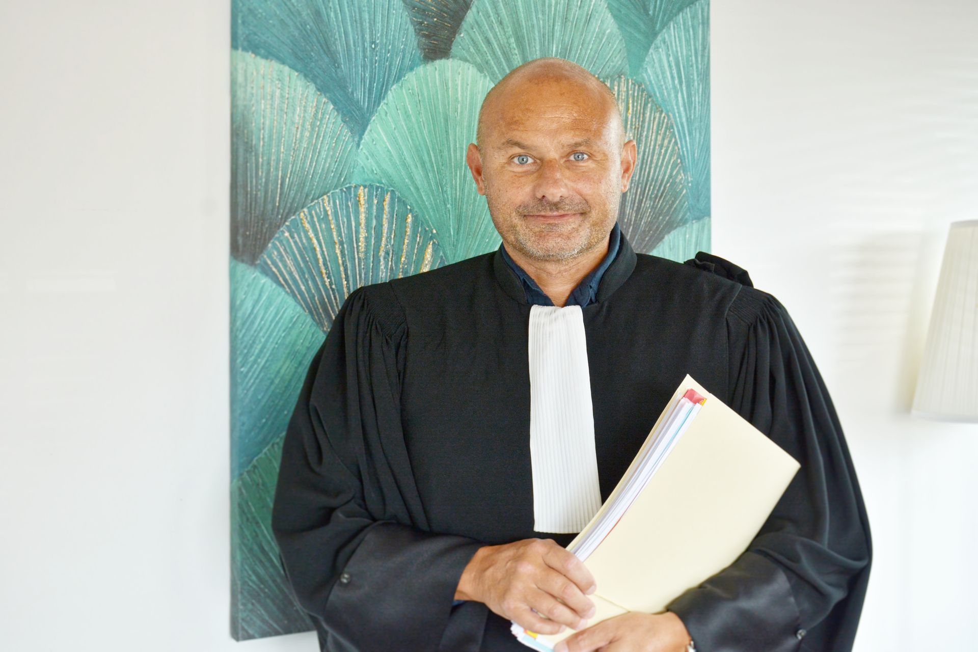 Maître en robe de magistrat