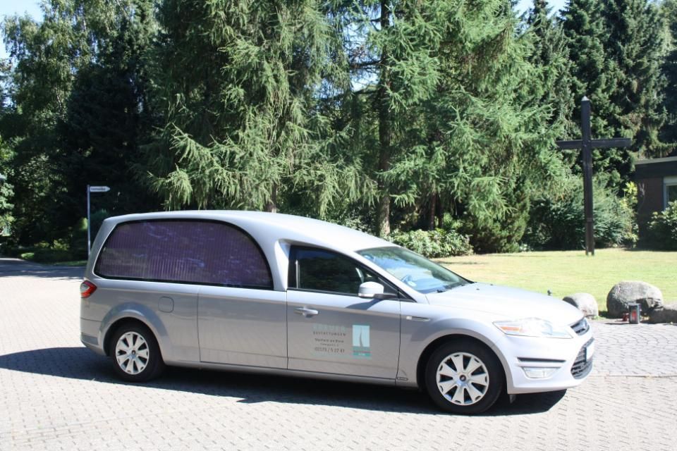 Leichenwagen der Karl und Peter Kreuer GbR