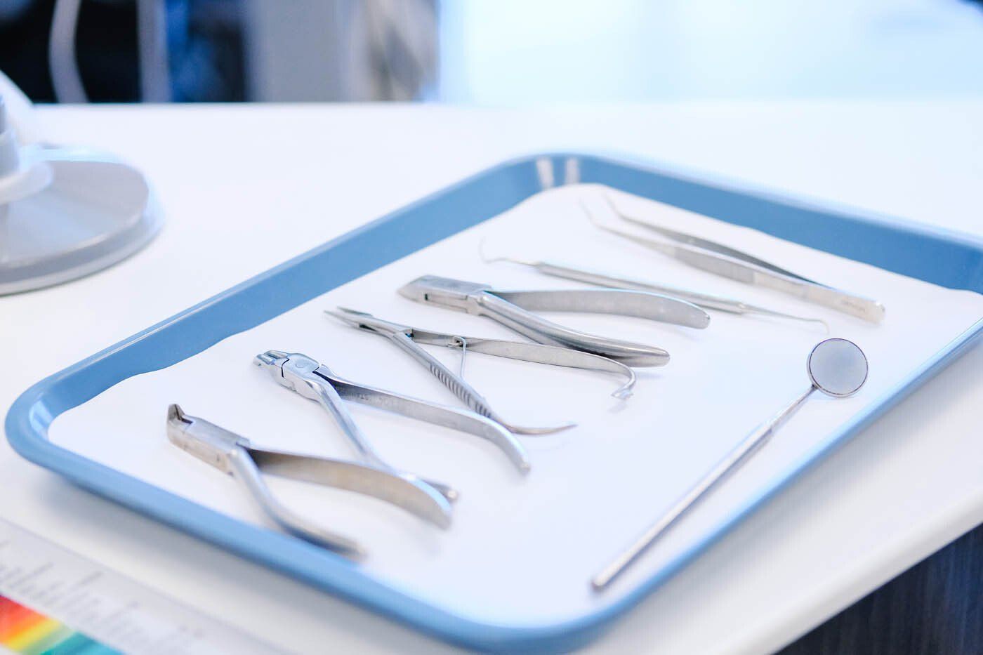 Outils d'extraction dentaire