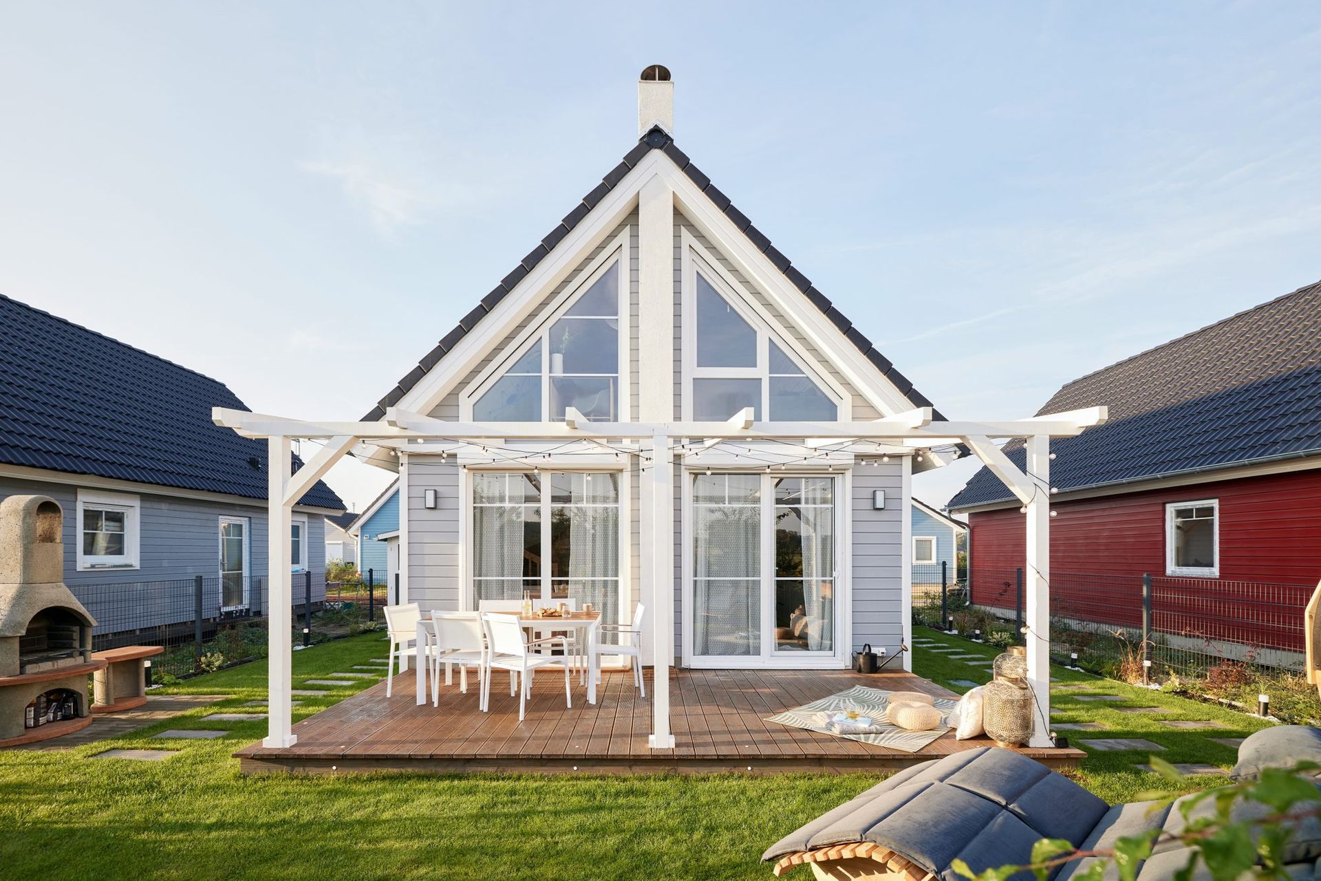 ABAITA Ferienhaus from the garden on a sunny day