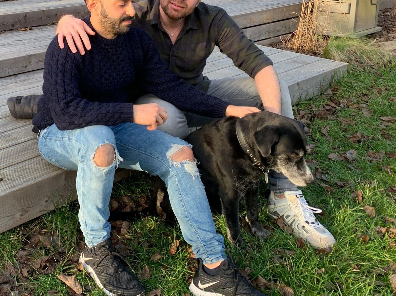 Choya resting between Kobi and Vincenzo