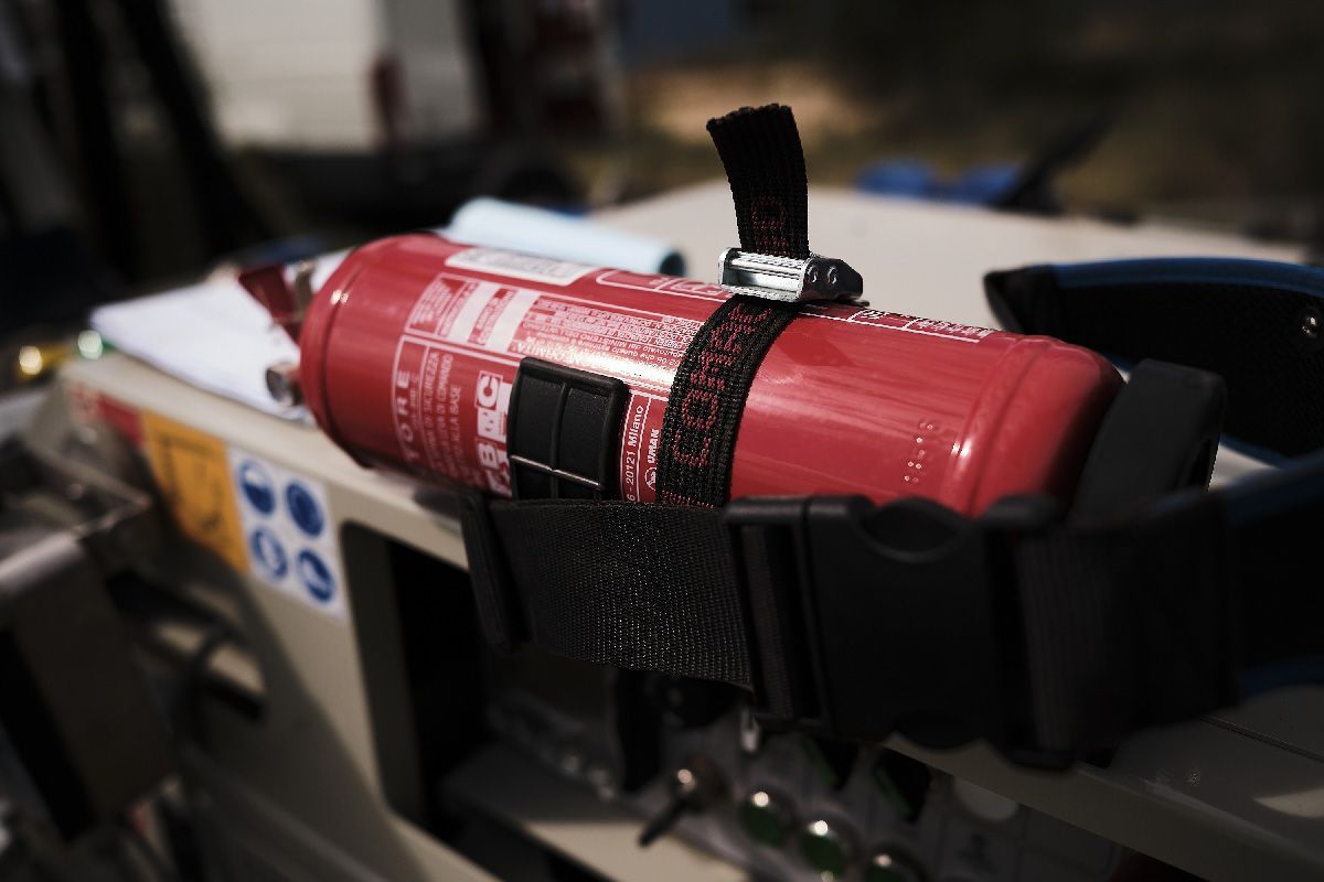 Gros plan sur un extincteur