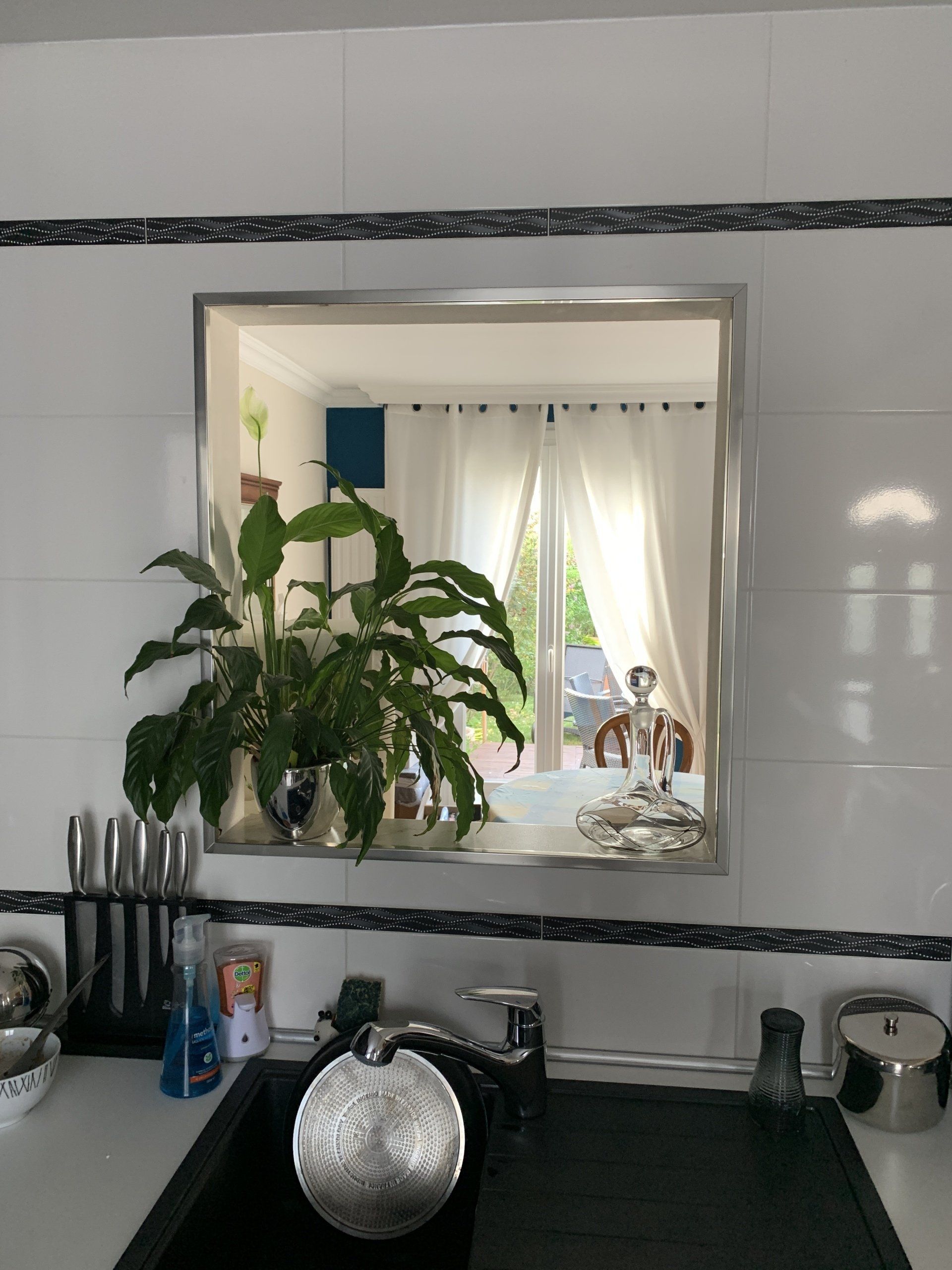 Salle de bain avec miroir