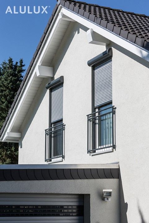 Rollladen am Fenster