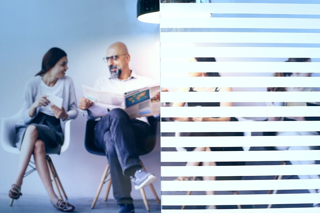 Glas mit Sonnenschutzfolie