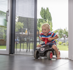 Tür mit Insektenschutz