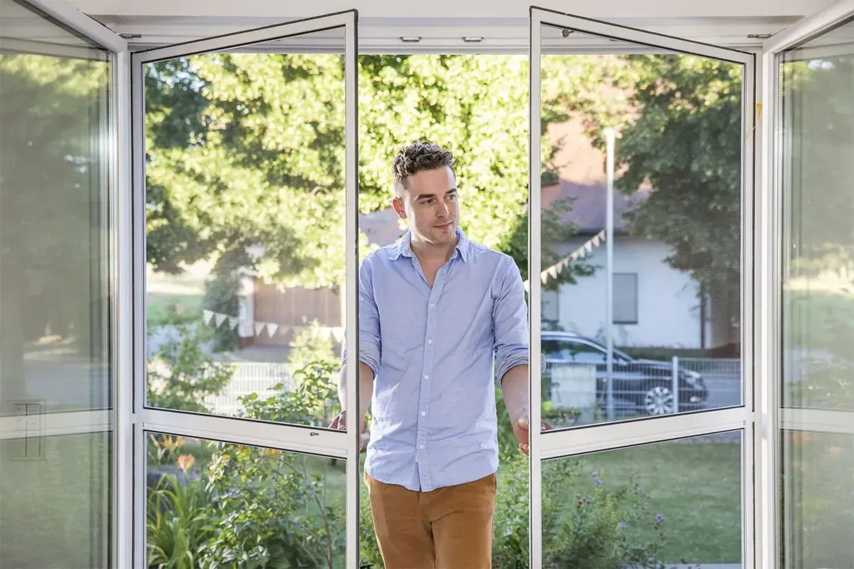 Tür mit Insektenschutz