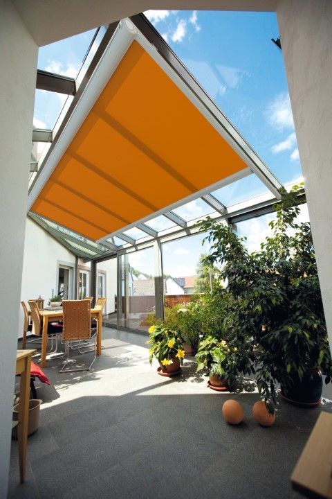 Haus mit hochwertiger Markise