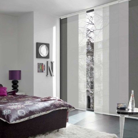 Fenster mit Jalousien