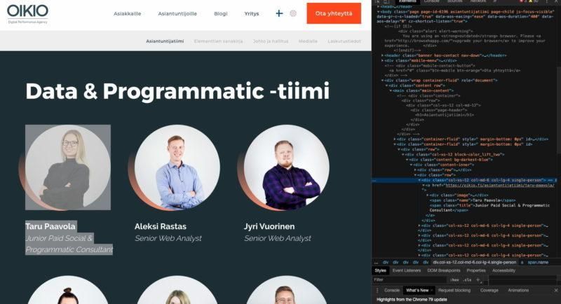 Verkkosivuston tiimisivu, jossa näkyy koodieditorin vieressä 