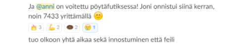 Suomalaisen some-kommentin kuvakaappaus nauravilla emojeilla ja tekstillä noin 7 433 katselukerrasta ja isosta virheestä.