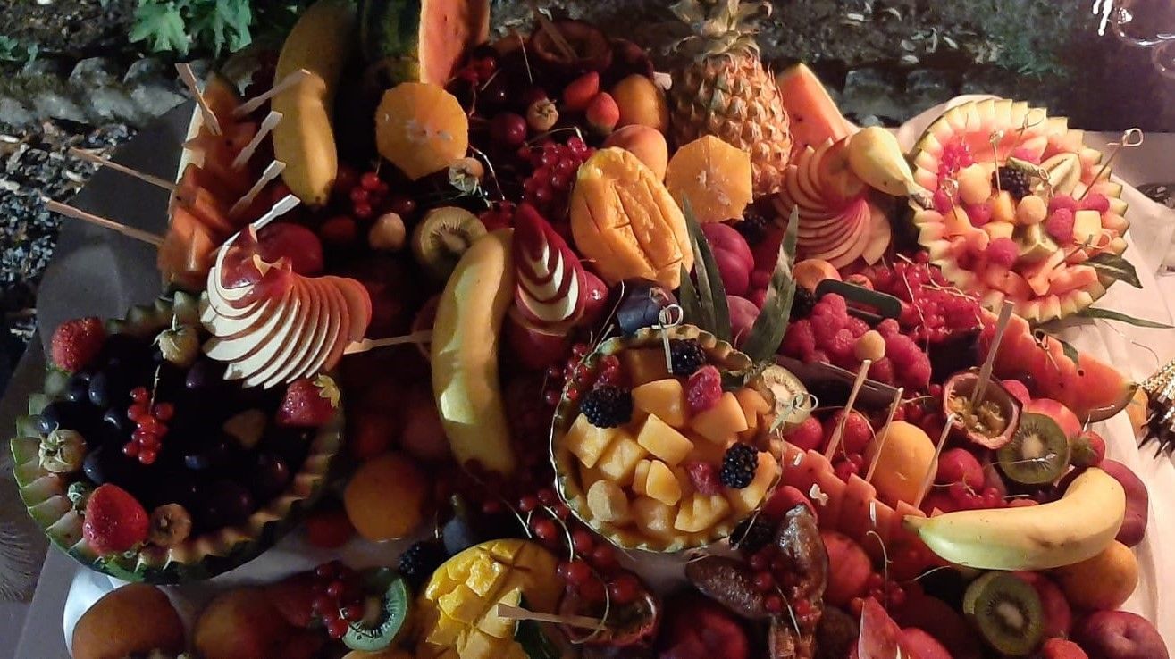 Fruits disposés sur une table