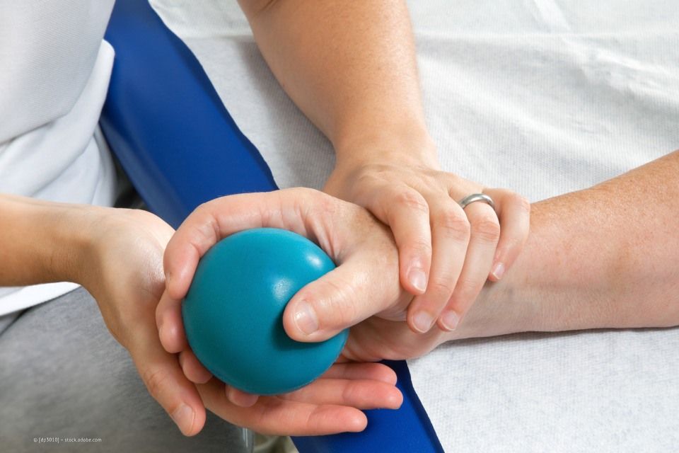 Bild von Therapie mit Ball in Hand