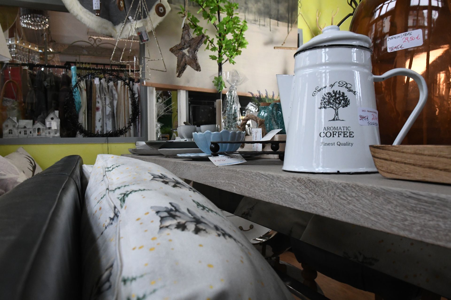 Frühlingszeit Deko Kanne bei Wohnenswert