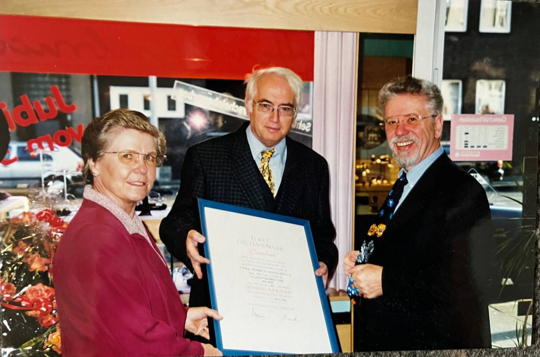 Hennenbruck mit Urkunde