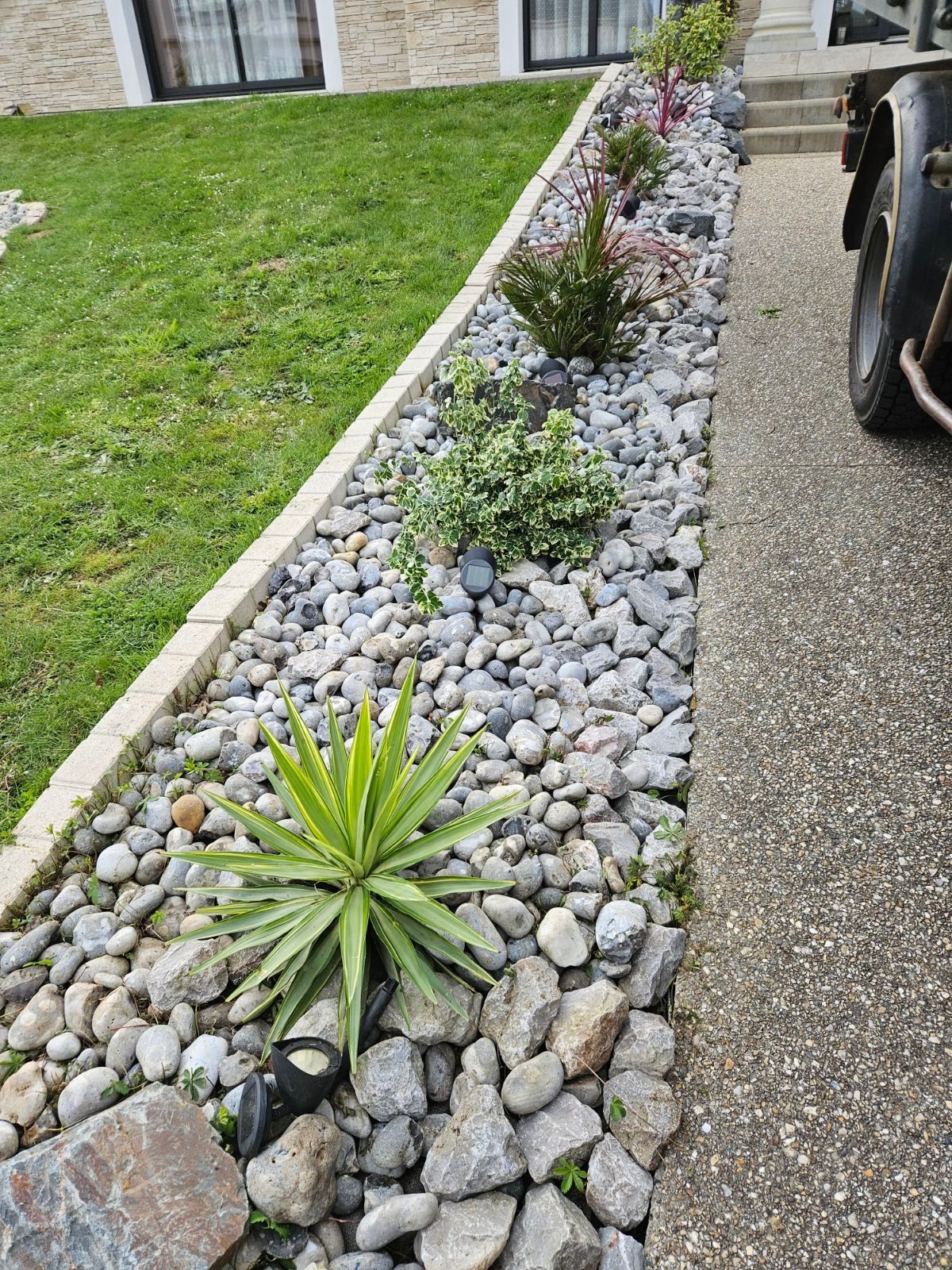 Création de massif et d'un enrochement