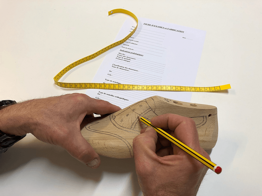 Dessin sur modèle de chaussure