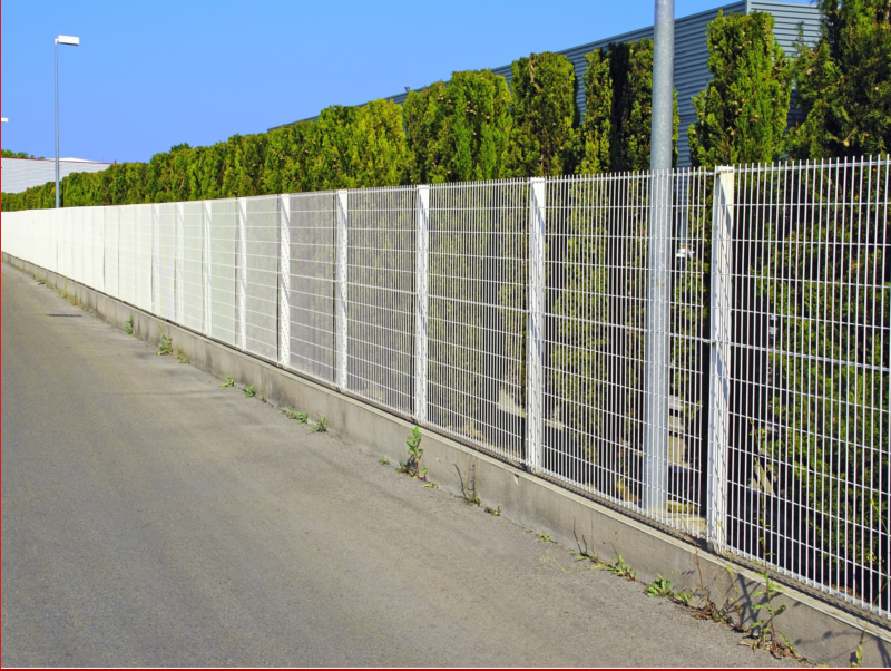 Cloture blanche pour entreprise