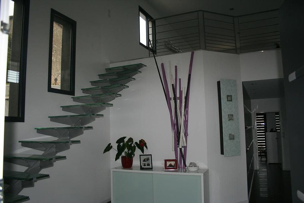 Escalier en ver avec structure en métal