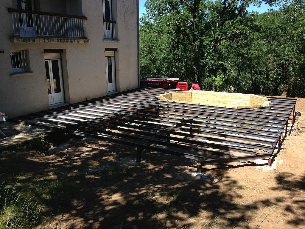 Structure métallique terrasse vue de côté