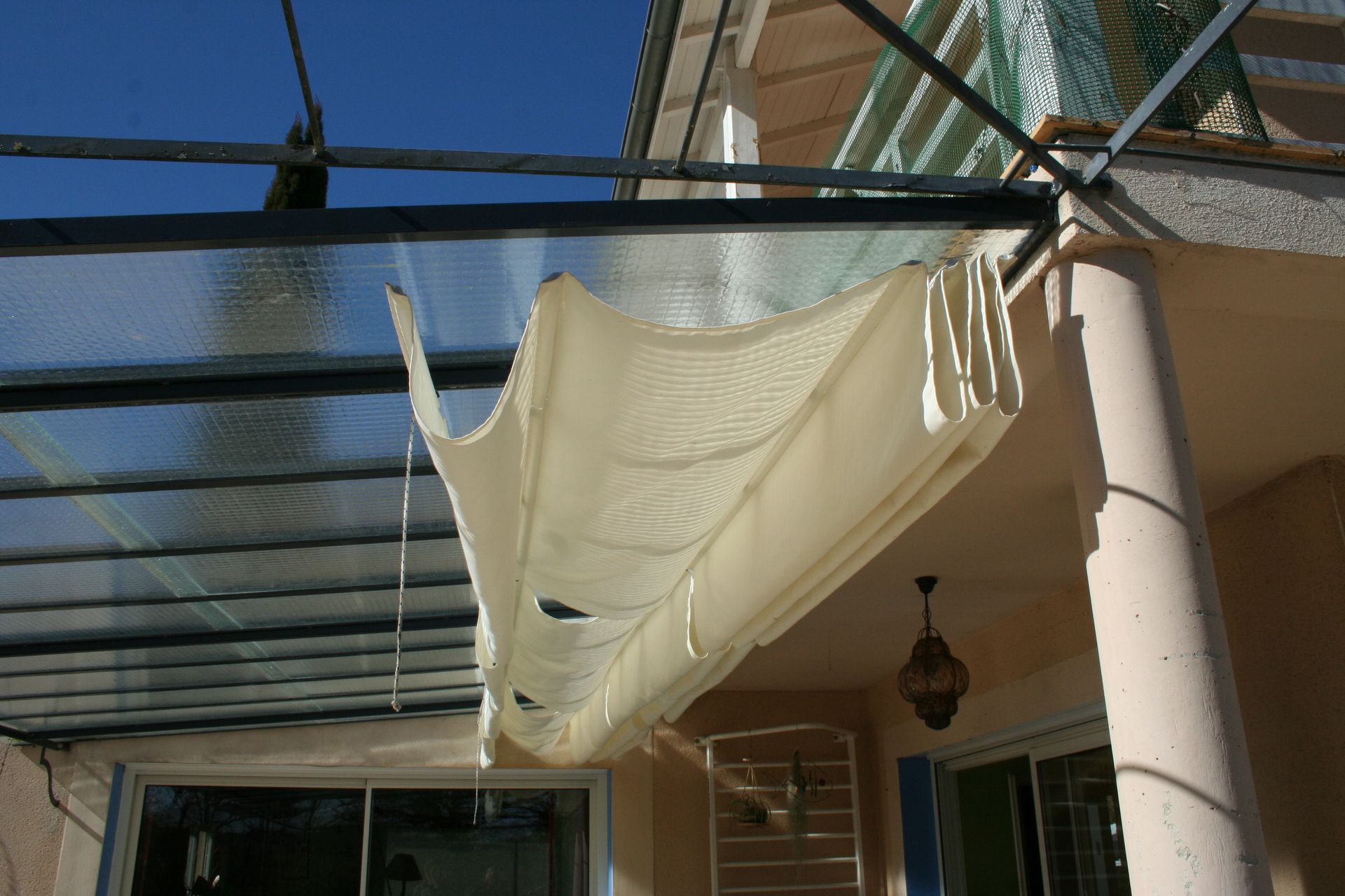 structure métallique pergolas demi-ouverte