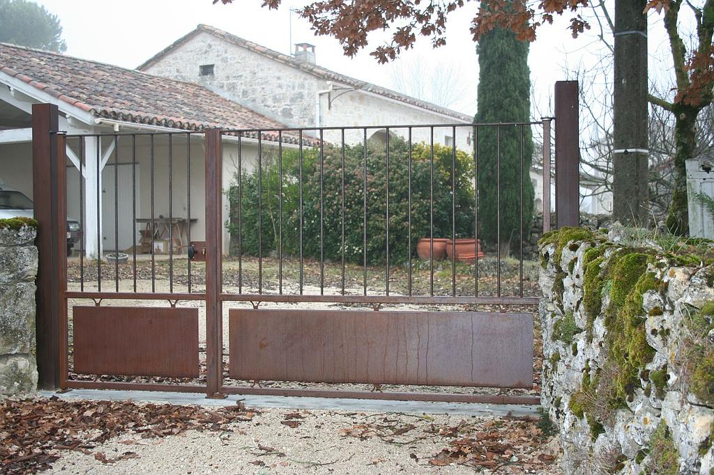 Portail en fer forgé