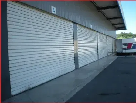 porte de garage entrepôts