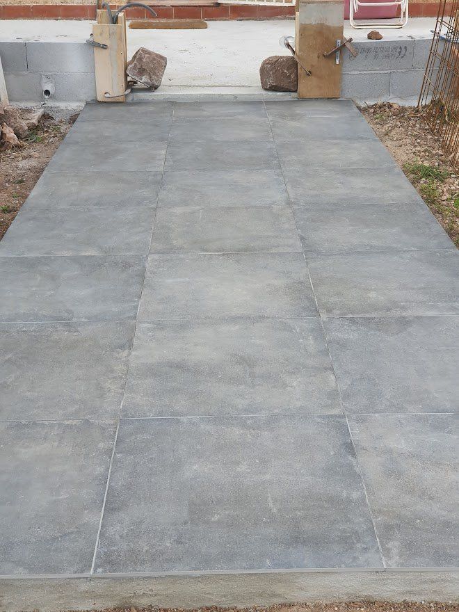 Grandes dalles grises