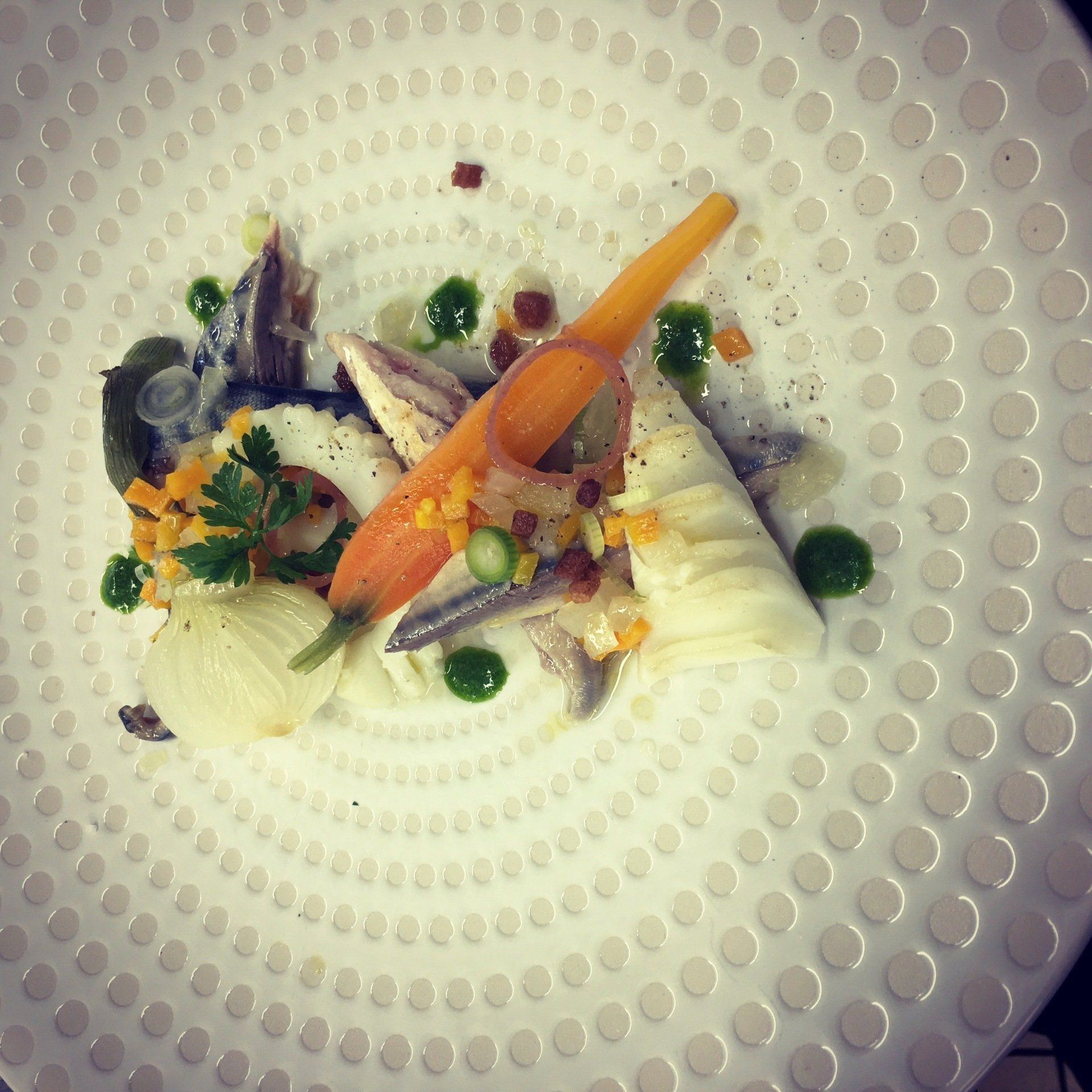 Repas gastronomique avec des légumes