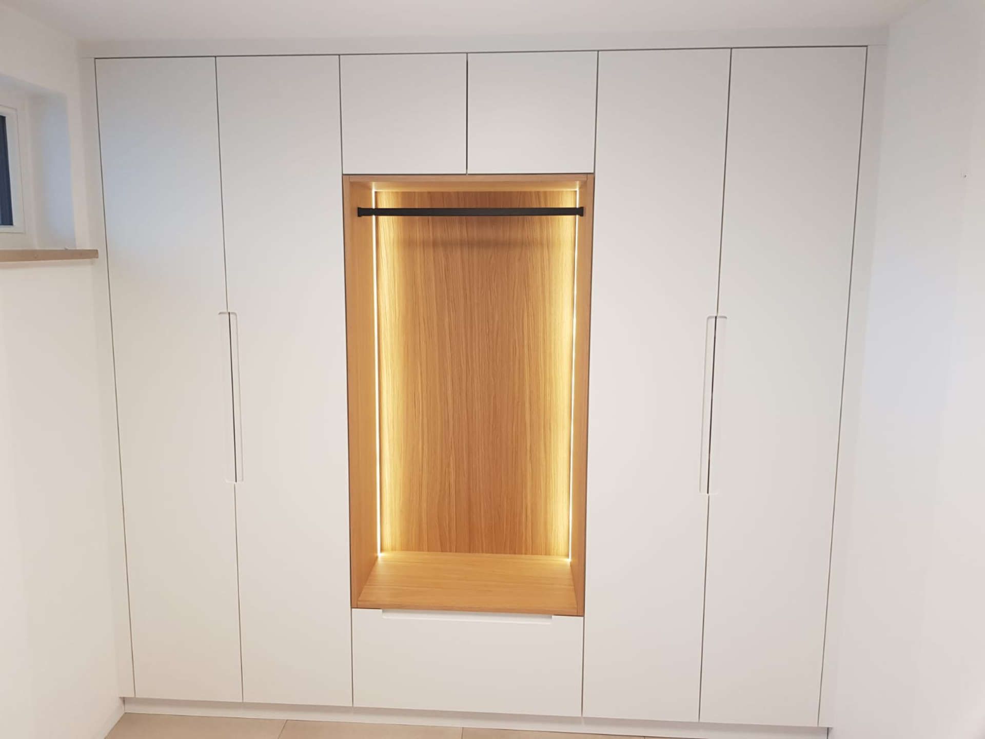 Einbauschrank mit Beleuchtung