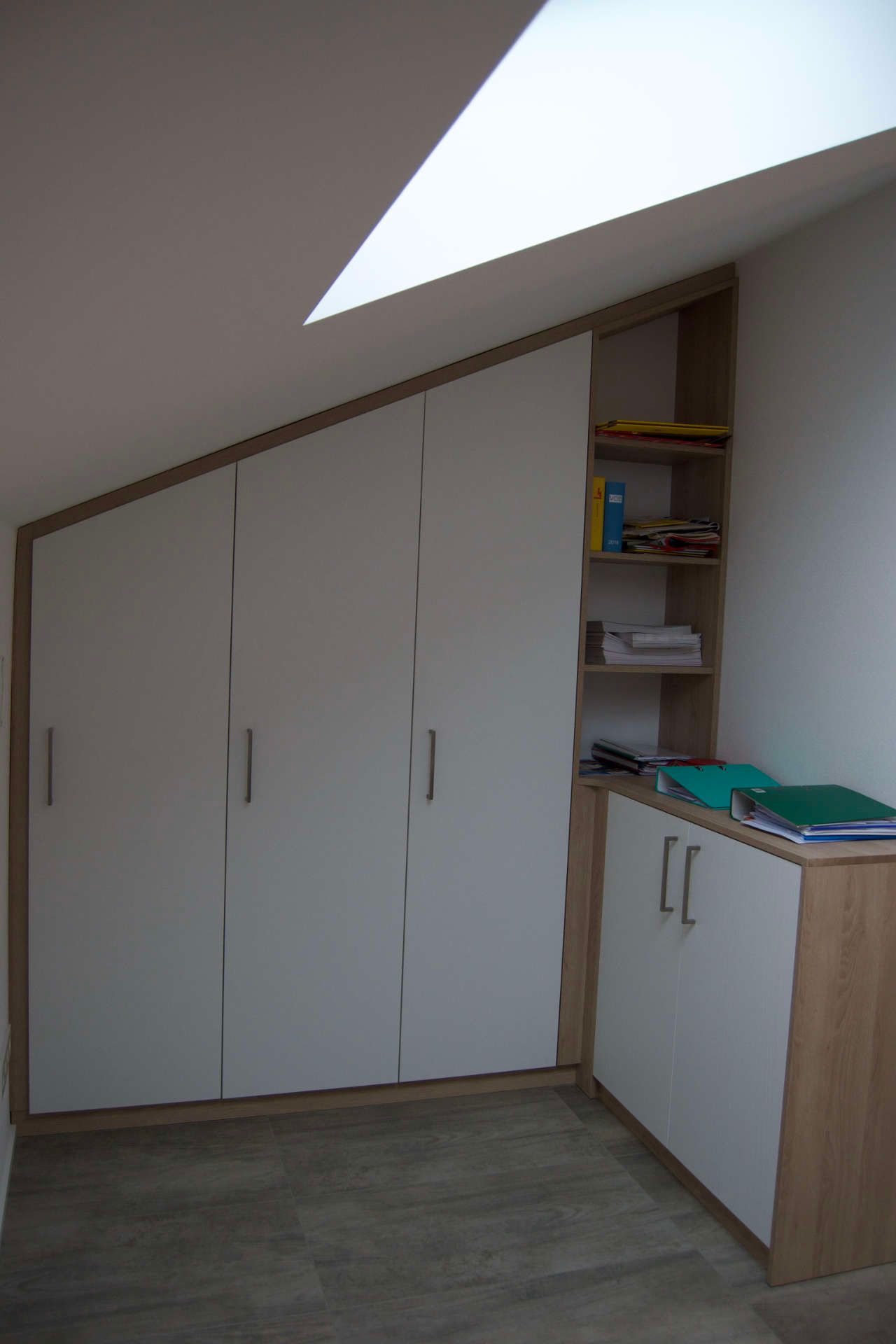 Einbauschrank in Dachschräge