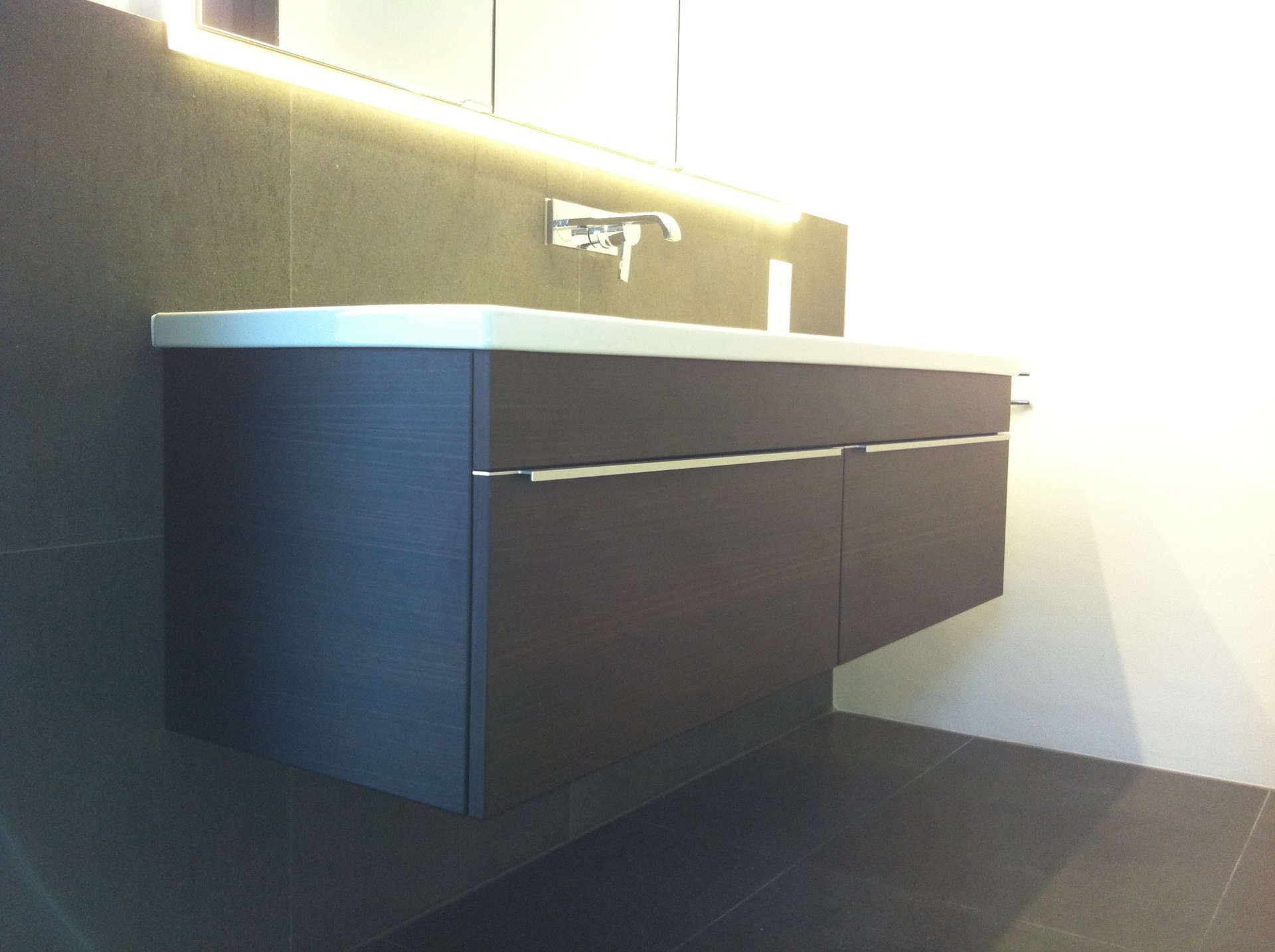 Waschbecken-Unterschrank