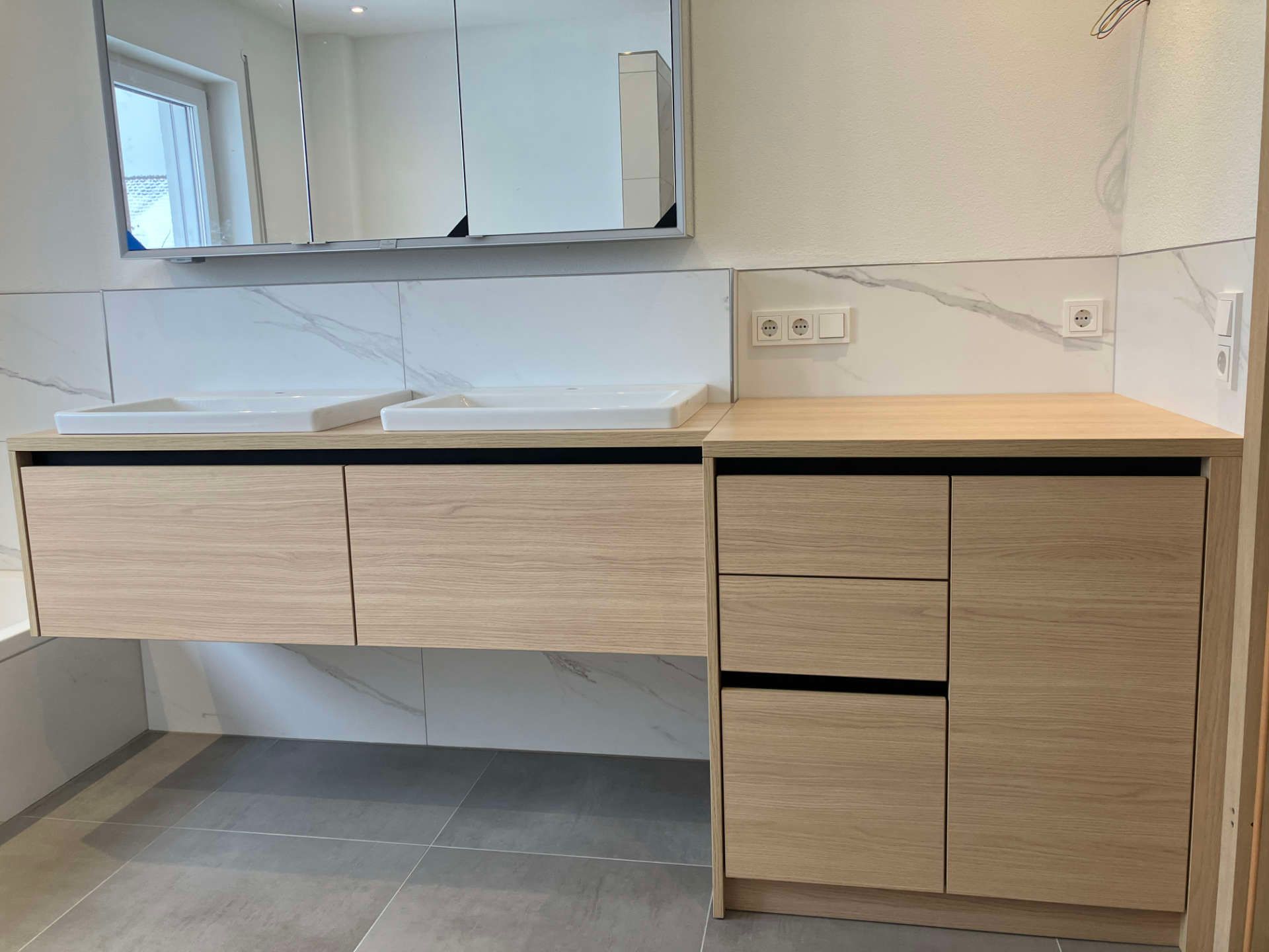 Waschbecken-Unterschrank