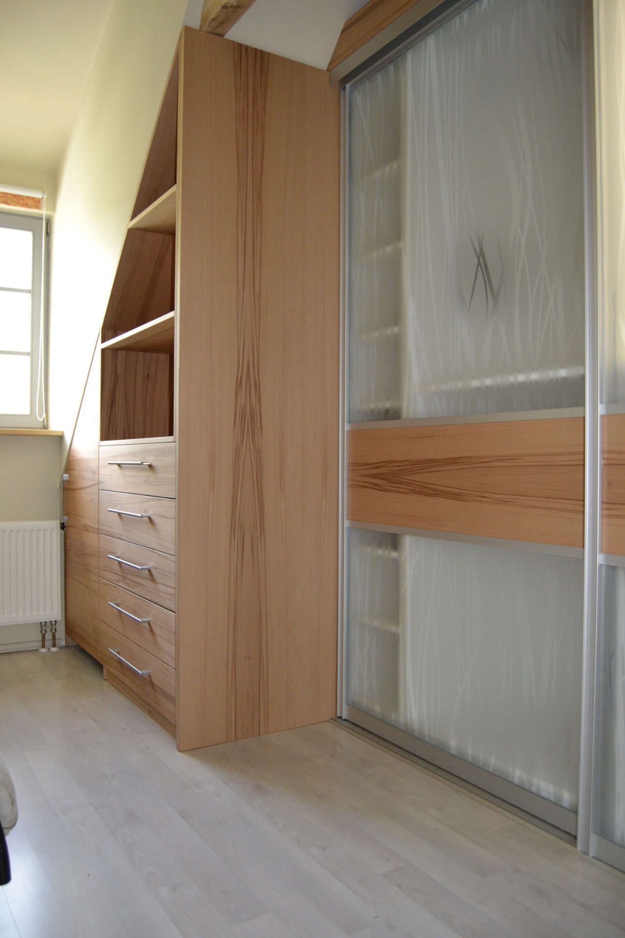 Einbauschrank in der Dachschräge