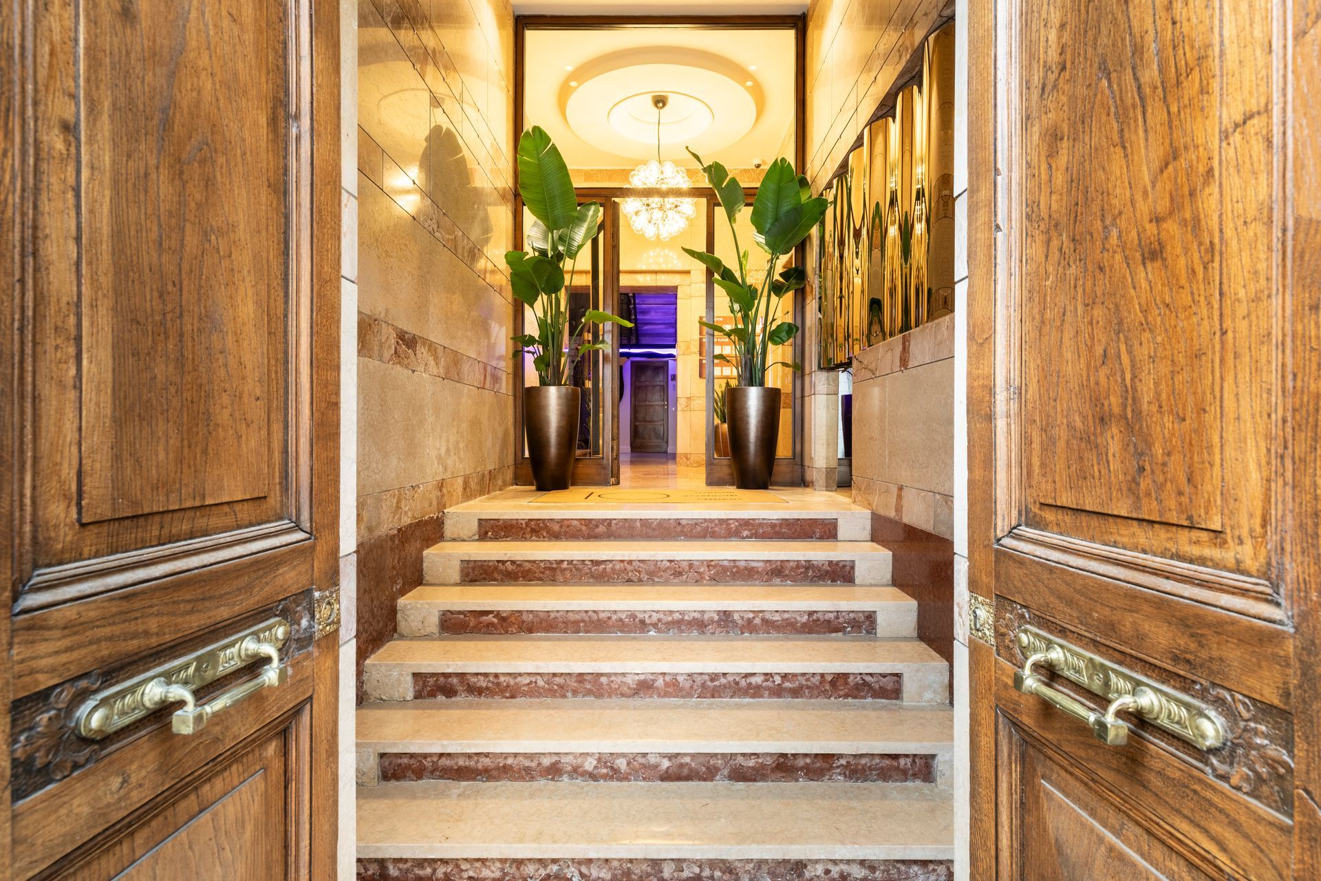 Ingresso di 10 Manzoni Aparthotel nel centro di Cremona