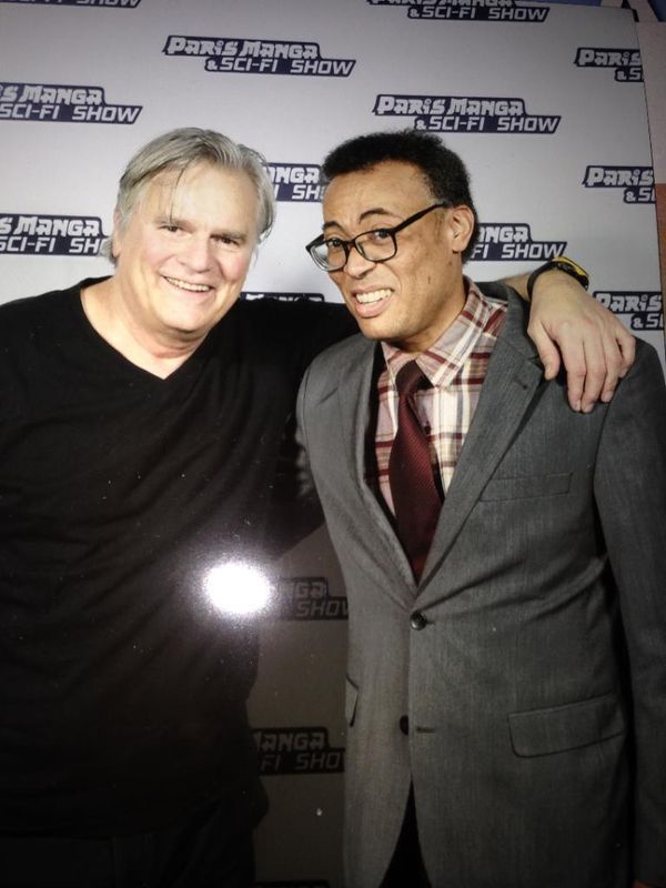 Le Professeur Soutarson Ph.D. Et le producteur Richard Dean Anderson