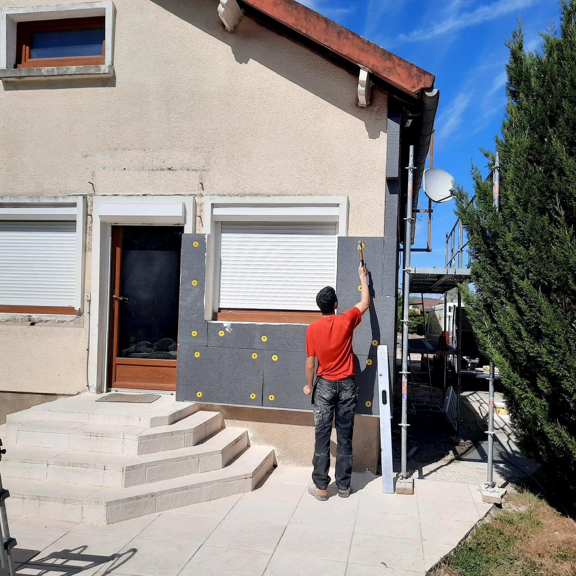 L'isolation d'une maison par l'extérieur.