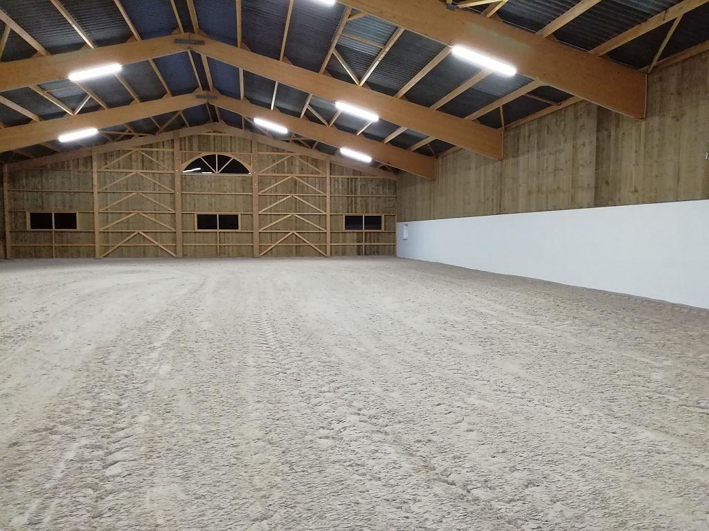 Intérieur du centre équestre