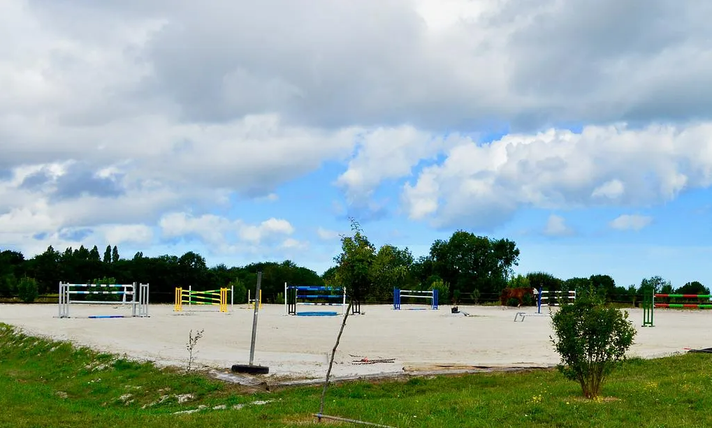 Aire de sauts d'obstacles