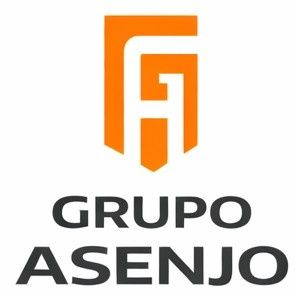Logotipo naranja y blanco con letras apiladas