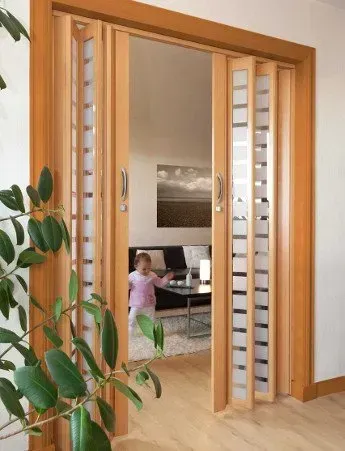 Cloison en bois ouverte