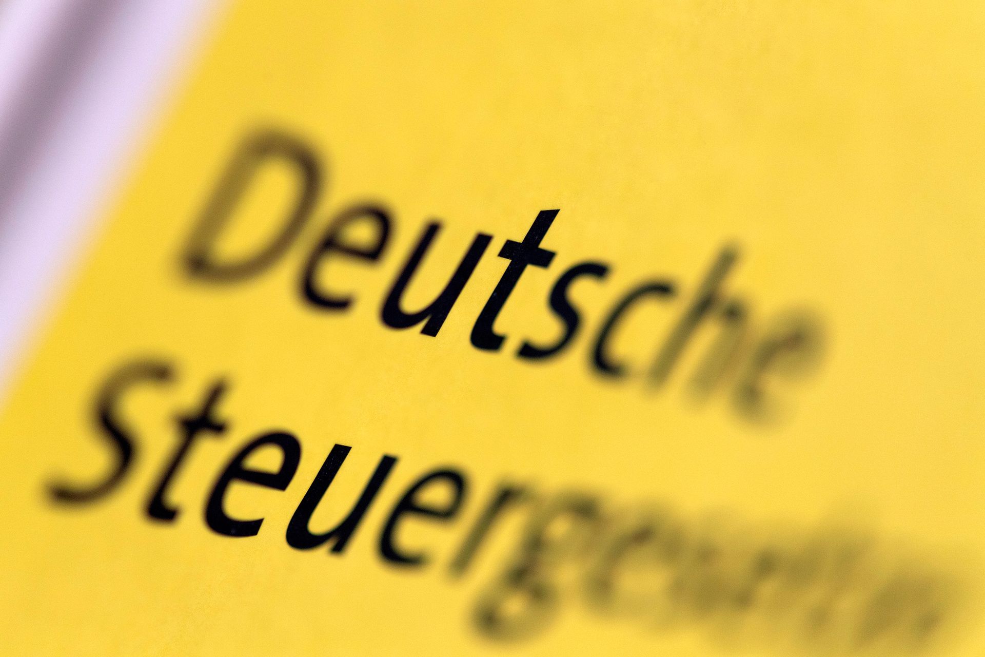 Taschenrechner, Schreibtisch, Bilanzen ausgedruckt