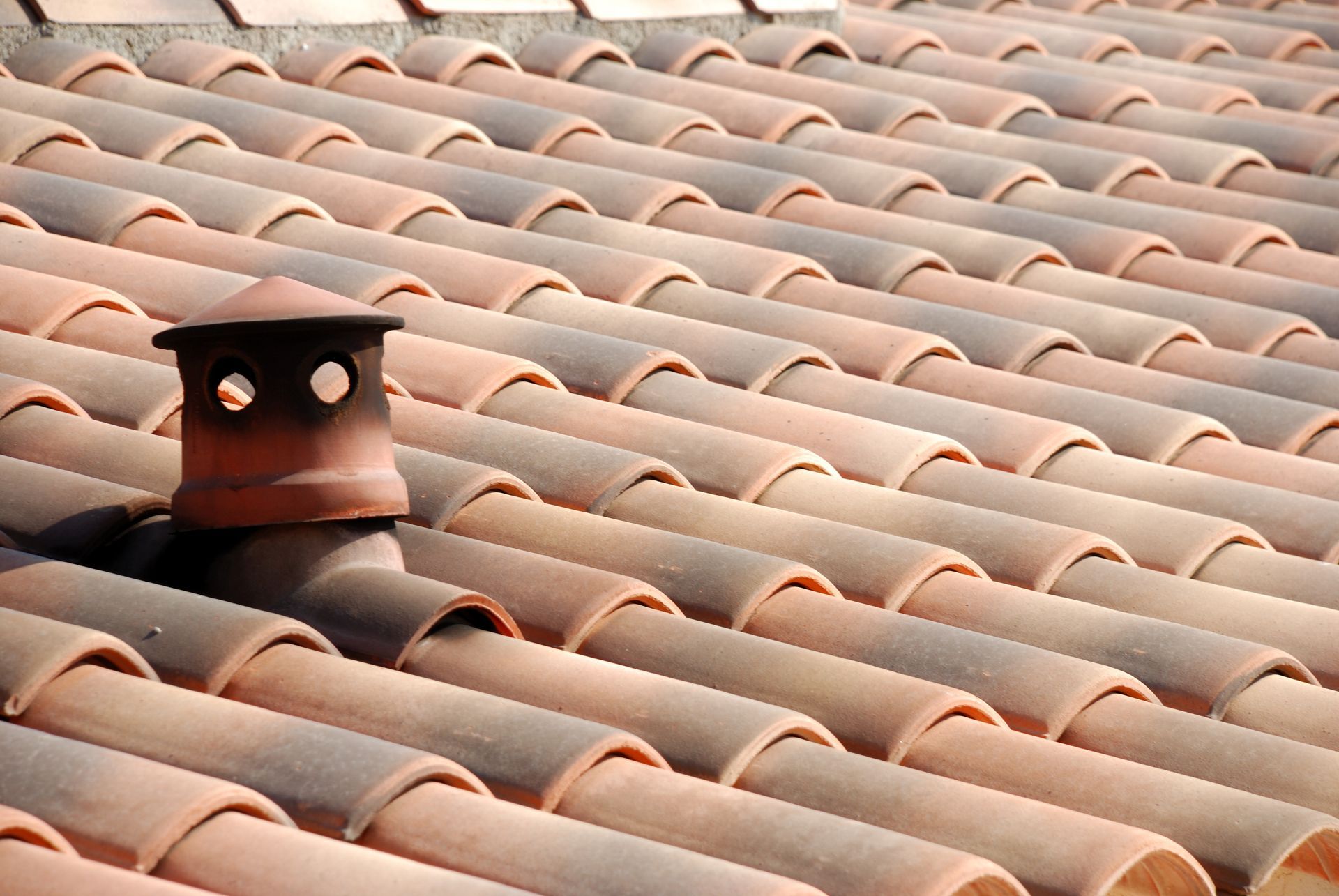 Photo d'une toiture en terre cuite