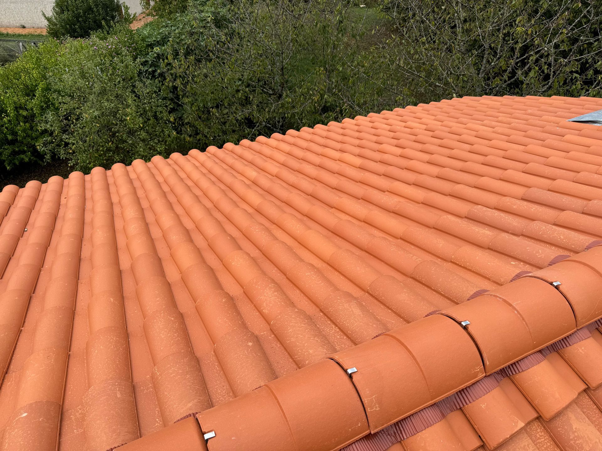 Toiture avec tuiles canal