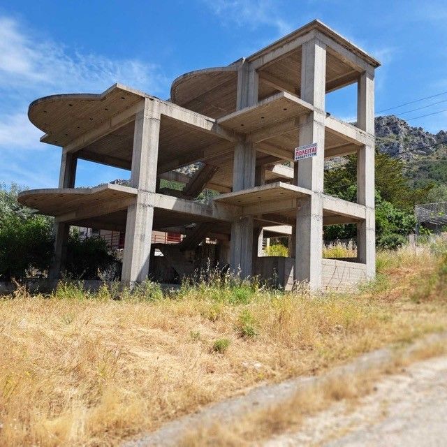 ΠΩΛΕΙΤΑΙ: ΜΠΑΤΣΙ ΣΑΛΑΜΙΝΑΣ 130.000 ευρώ
