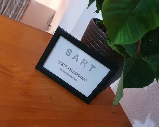 Un pequeño cartel que dice