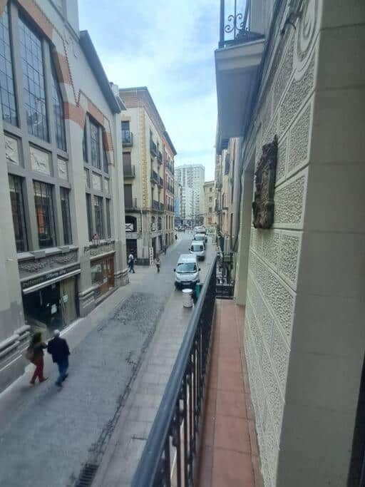 Rinc&oacute;n de San Blas se encuentra en el centro de Logro&ntilde;o, en la zona de San Blas, una ubicaci&oacute;n excelente para disfrutar de la ciudad a pie. Desde aqu&iacute; podr&aacute;s acceder f&aacute;cilmente a los principales puntos de inter&eacute;s, restaurantes y zonas de ocio.