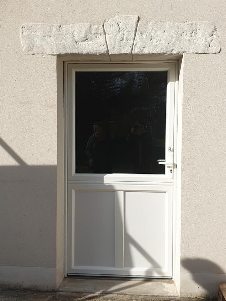 Porte d'entrée en PVC